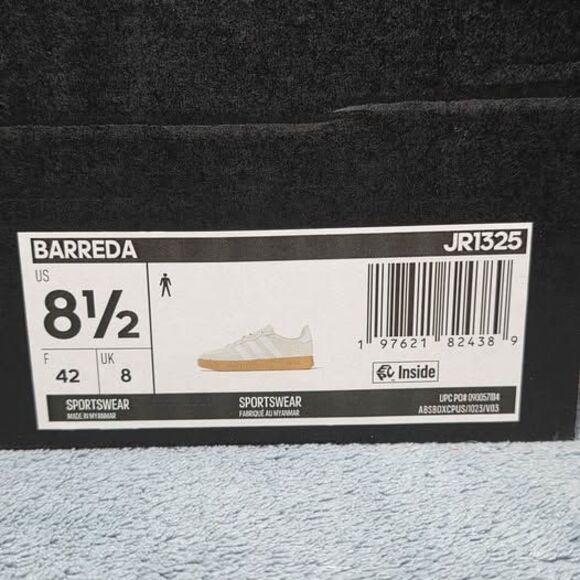 Adidas Barreda sneakers Mens Size 8.5 main image 6